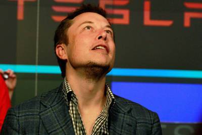 Илон Маск - Илон Маск потерял миллиарды долларов из-за аварии Tesla - lenta.ru - Техас