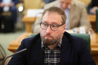 Антон Горелкин - Законопроект, запрещающий иностранцам владеть больше 20% в онлайн-видеосервисах, пересмотрят - pnp.ru