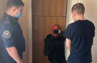 Надымчанина арестовали по обвинению в избиении женщины монтировкой и покушении на убийство - znak.com - окр. Янао