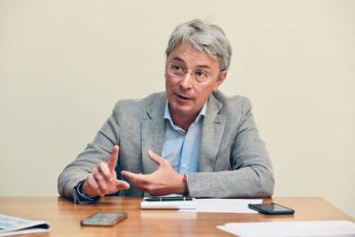 Александр Ткаченко - Глава Минкульта рассказал, как будет работать "ласковая украинизация" - news.bigmir.net
