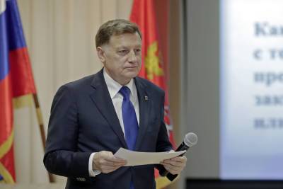 Вячеслав Макаров - Глава ЗакСа Петербурга Вячеслав Макаров заработал за год 4,3 млн рублей - spb.mk.ru - Санкт-Петербург
