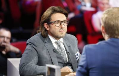 Борис Корчевников - Андрей Малахов - Михаил Зеленский - Корчевников и Зеленский влепили Малахову торт в лицо - видео - pupolita.ru