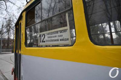 Одесский трамвай №12 не изменил привычный маршрут, несмотря на объявления (фото) - odessa-life.od.ua - Одесса