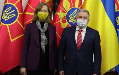 Кристина Квин - Андрей Таран - Таран обсудил эскалацию РФ на границе с и.о. посла США - korrespondent.net - Россия - США - Донбасс - Минобороны