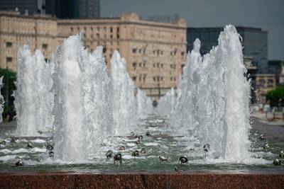 Названы лучшие фонтаны Москвы для прогулок влюбленных - vm.ru - Москва