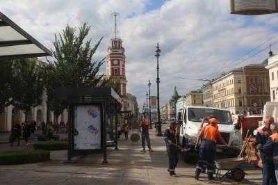 Петербургские чиновники снова попытаются озеленить Гостиный двор - neva.today - Санкт-Петербург