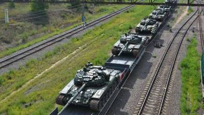 Украина перебрасывает танки из Донбасса на границу с Крымом - newdaynews.ru - Крым - Луганская обл. - Запорожская обл. - Николаевская обл.