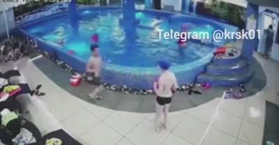 Смерть девочки попала на видео: классному руководителю утонувшей в бассейне красноярской школьницы предъявили обвинение - reendex.ru - Красноярский край - Красноярск - респ. Хакасия