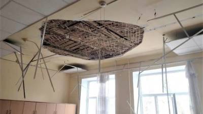Двое детей госпитализированы после обрушения потолка в школе в Армавире - 5-tv.ru - Армавир