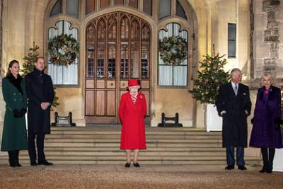 принц Уильям - Елизавета II - принц Гарри - принц Чарльз - Меган Маркл - Елизавета Королева - принц Филипп - Опре Уинфри - Королева Елизавета II выбрала сторону в конфликте принцев Уильяма и Гарри - lenta.ru - Англия