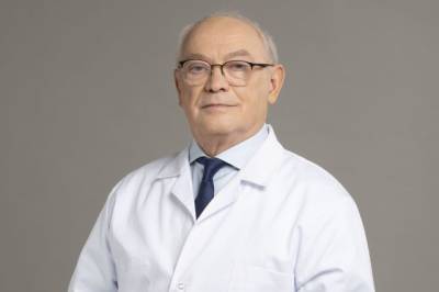 Александр Румянцев - Доктор Румянцев: стране надо обеспечить доступ к лекарствам детям и пожилым - aif.ru - Англия