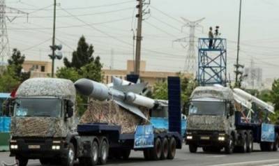 Иран на военном параде представил новые ракеты ПВО - enovosty.com - Иран - Ракеты