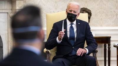 Джордж Флойд - Дерек Шовин - Джо Байден - Джен Псаки - Речь Джо Байдена перенесли из-за вердикта по делу Дерека Шовина - iz.ru