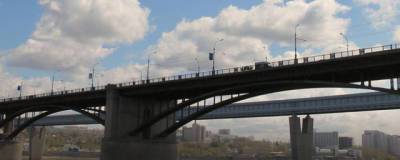 Карл Маркс - В июне в Новосибирске закрывают движение троллейбусов по Октябрьскому мосту - runews24.ru - Новосибирск