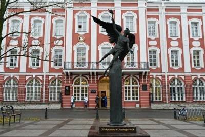 Александр Сергеев - Глава РАН: количество аспирантов снизилось почти вдвое, а у науки низкий престиж - znak.com