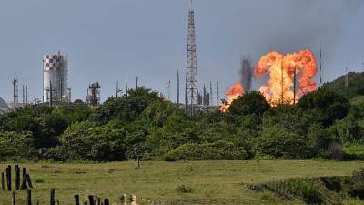 Pemex остановила работу НПЗ на юго-востоке Мексике из-за ЧП - iz.ru - Мексика