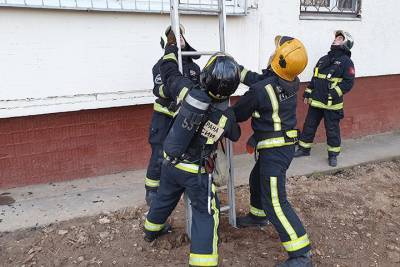 Спасатели эвакуировали 15 человек из горящего дома в Балашихе - vm.ru - Москва - Московская обл.