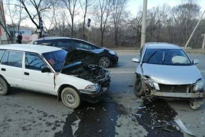 Водитель пострадал в тройном ДТП в Хабаровске - hab.aif.ru - Хабаровск