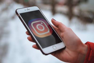 Роскомнадзор потребовал от Instagram снять ограничение на воспроизведение гимна России - news.vse42.ru - Россия