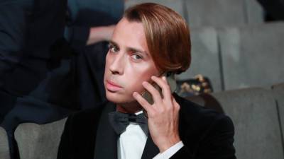 Максим Галкин - «Дорого. Самовывоз из деревни»: Галкин переоделся в супергероя и предложил новые услуги - 5-tv.ru - Московская обл.