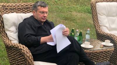 Владимир Соловьев - Зеленский - Путин - Ведущий Соловьев назвал путанным обращение Зеленского к Путину - newinform.com - ДНР - ЛНР