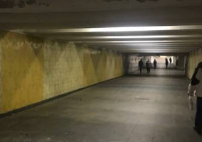 ЧП в киевском метро: потолок упал на глазах у людей, кадры разрушений - politeka.net - Киев
