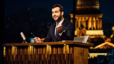 Ридли Скотт - Иван Ургант - Иван Ургант объяснил появление скульптуры Чужого в Кургане возвращением на родину - inforeactor.ru - Курган