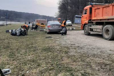 В Туле берега реки Воронки расчищают от мусора и веток - tula.mk.ru - Тула - Тульская обл.
