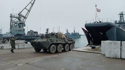 В Крыму прошли учения по погрузке техники на БДК Северного флота - vesti.ru - Крым - Севастополь