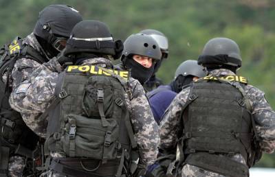 В Чехии во время спецоперации задержали участников боев на Донбассе против Украины - 24tv.ua - Чехия - Прага