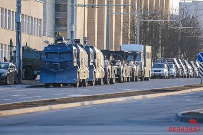 Ольга Чемоданова - Накануне визита Лукашенко в Россию власти стянули в Минск множество силовиков и спецтехники - naviny.by - Минск