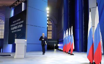 Владимир Путин - На каждого школьника семьи получат от государства по 10 тысяч рублей - rabochy-put.ru