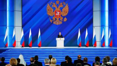 Владимир Путин - Путин поручил правительству за месяц представить меры поддержки малого и среднего бизнеса - gazeta.ru