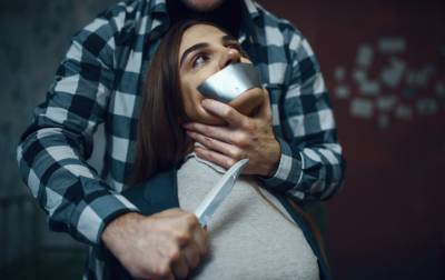 В Карелии женщина спасла подругу от смерти: ее чуть не зарезал знакомый - gubdaily.ru - республика Карелия