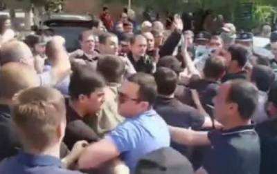 Никола Пашинян - Визит Пашиняна на юг Армении спровоцировал драку - korrespondent.net - Армения - Сюникская обл. - Премьер-Министр