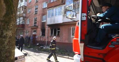 Очевидцы: двое мужчин вынесли обгоревшего владельца квартиры при пожаре на Леонова - klops.ru