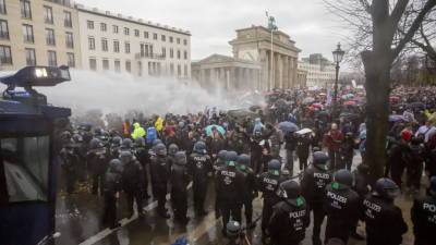 Германия выходит на протест против нового «Закона о защите от инфекционных заболеваний» - germania.one - Берлин