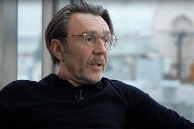 Ольга Бузова - Сергей Шнуров - Надежда Стрелец - «Реагируют как приматы»: Шнуров жестко высказался о поклонниках Бузовой и Моргенштерна - vm.ru