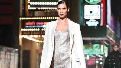 Ирина Шейк - Белла Хадид - Наоми Кэмпбелл - Michael Kors - Юбилейное шоу Michael Kors Collection в честь 40-летия бренда - skuke.net - Нью-Йорк