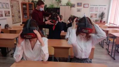 Тосненские школьники будут решать тесты в специальных шлемах - ivbg.ru - Сколково - Тосно