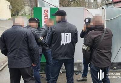 Сотрудник миграционной службы погорел на взятке (фото) - facenews.ua - Азербайджан - Мелитополь - Херсонская обл.