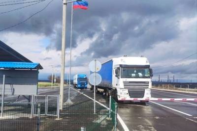В ЛНР прибыли автомобили гумконвоя - mk.ru - ДНР - ЛНР - Луганск