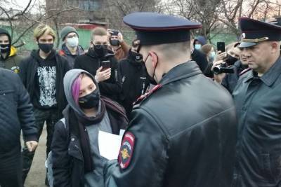 Владимир Путин - Алексей Навальный - Полиция переписала паспортные данные всех участников несанкционированного митинга в Чите - chita.ru - Чита