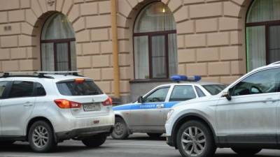 В Петербурге задержали следователя за торговлю фальшивыми удостоверениями силовиков - piter.tv - Санкт-Петербург - р-н Выборгский