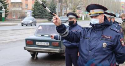 В центре Луганска полиция проверяет маршрутки. ФОТО - cxid.info - Луганск
