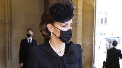 Елизавета II - Кейт Миддлтон - Уильям Кейт Миддлтон - принц Джордж - принц Филипп - принцесса Шарлотта - Кейт Миддлтон вышла в свет с детьми после похорон принца Филиппа - nation-news.ru - Лондон