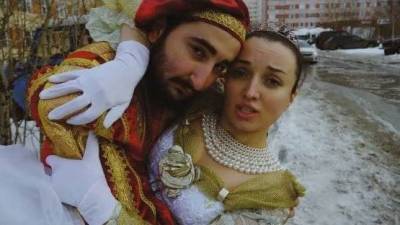 «Гондольер», плывущий на лодке по Новому Уренгою, стал героем социального ролика - znak.com