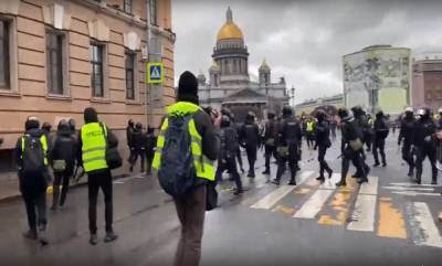 Алексей Навальный - Акция протеста началась в Петербурге с задержаний - abnews.ru - Санкт-Петербург