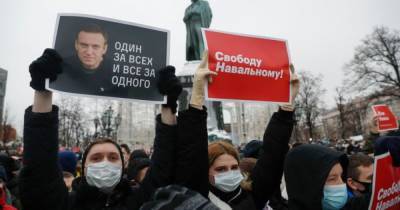 Алексей Навальный - В ходе акций протеста в поддержку Навального в России задержано 325 человек (фото, видео) - focus.ua - Москва - Россия - Санкт-Петербург - Екатеринбург - Новосибирск - Нижний Новгород - Красноярск - Иркутск - Хабаровск - Кемерово - Томск - Чита