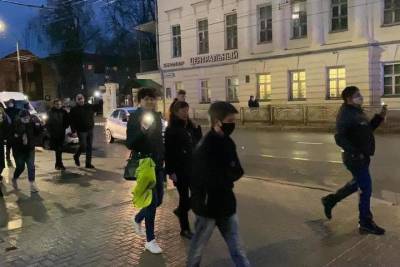 Алексей Навальный - Акция несистемщиков в Костроме превратилась в «похороны» Навального - kostroma.mk.ru - Костромская обл. - Кострома